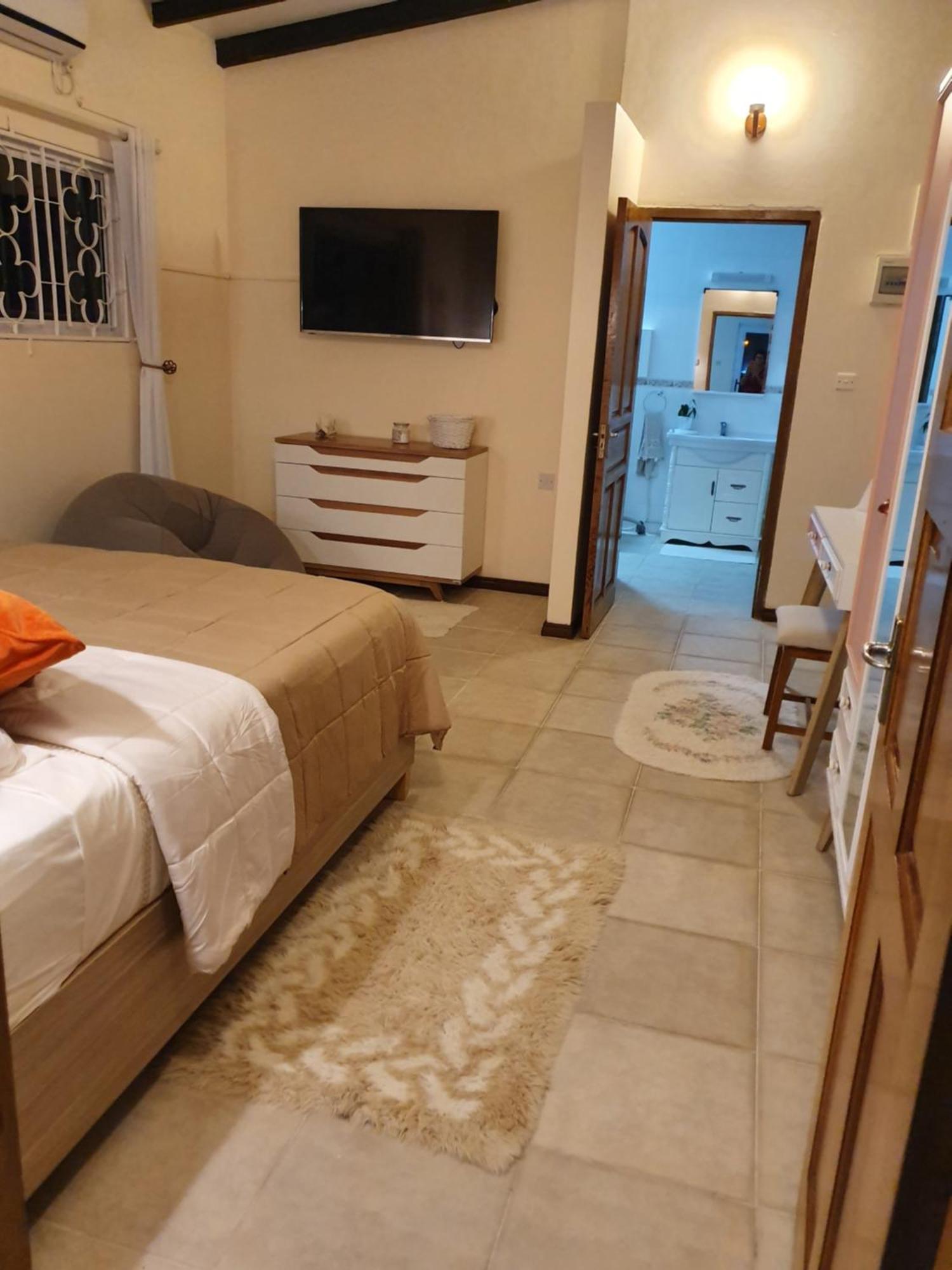 The Olive Tree Apartment Misere Room photo